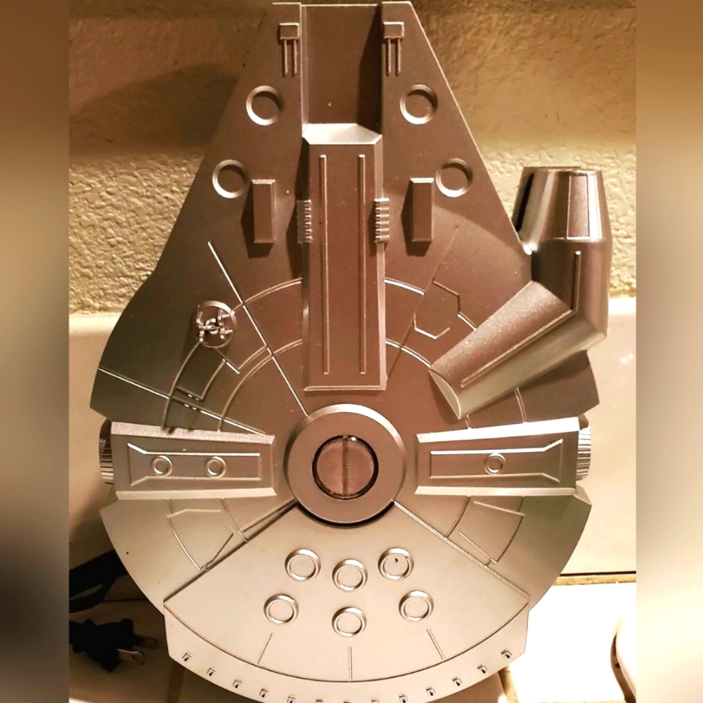 Millenium Falcon Waffle Maker